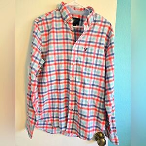 American Eagle Classic Fit Plaid Button-up Size Medium